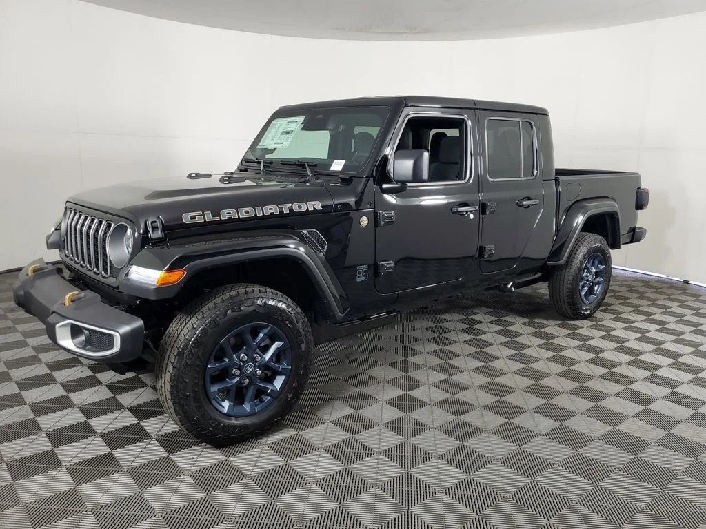 New 2026 Black Clear-Coat Exterior Paint Jeep 85th Anniversary Edition image 8