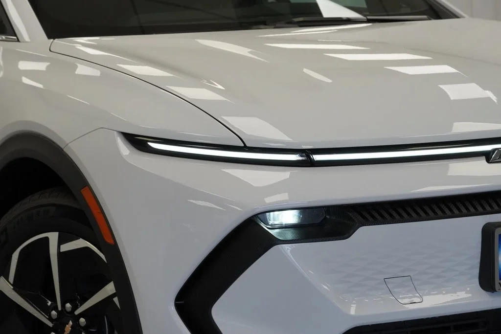 New 2026 Summit White Chevrolet LT image 29