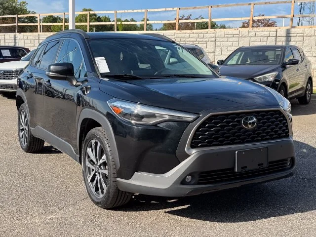 Used 2022 Jet Black Toyota XLE image 7