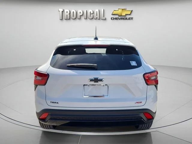 New 2026 Summit White Chevrolet 1RS image 4