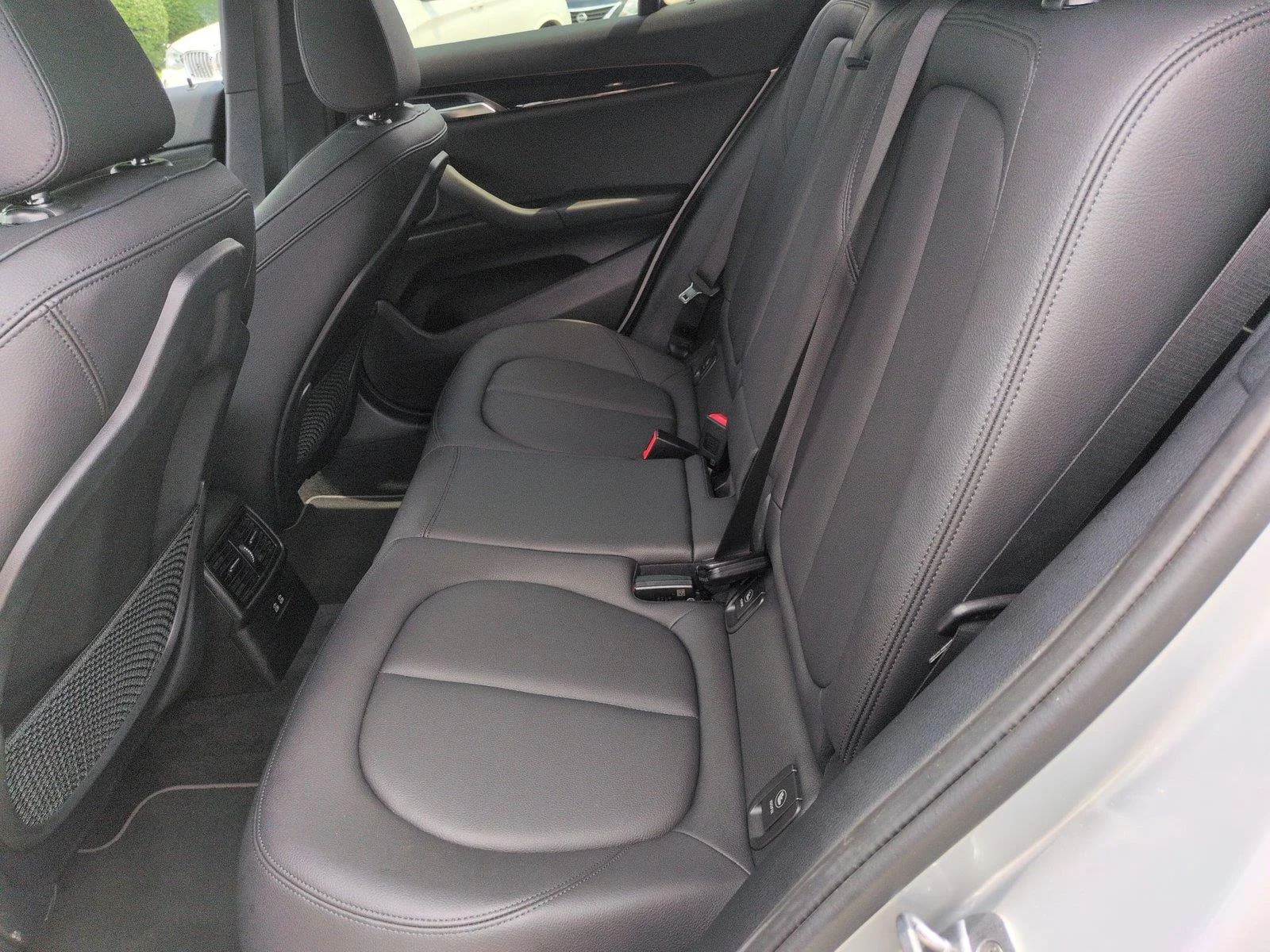 Used 2019 Glacier Silver Metallic BMW sDrive28i image 34