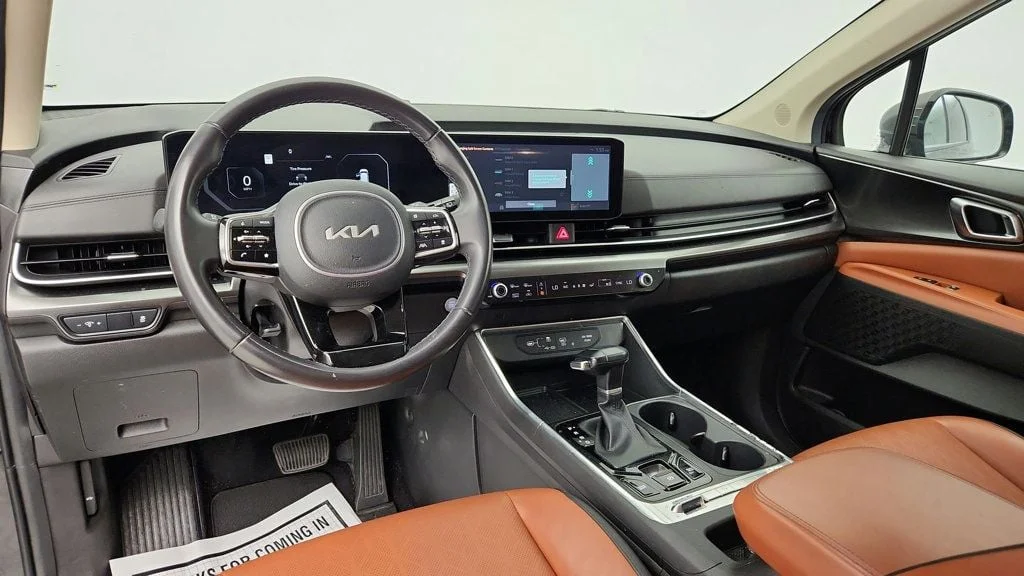 Used 2025 Aurora Black Pearl Kia SX FWD w/ Rear Seat Entertainment & Dark Edition Pkg image 13