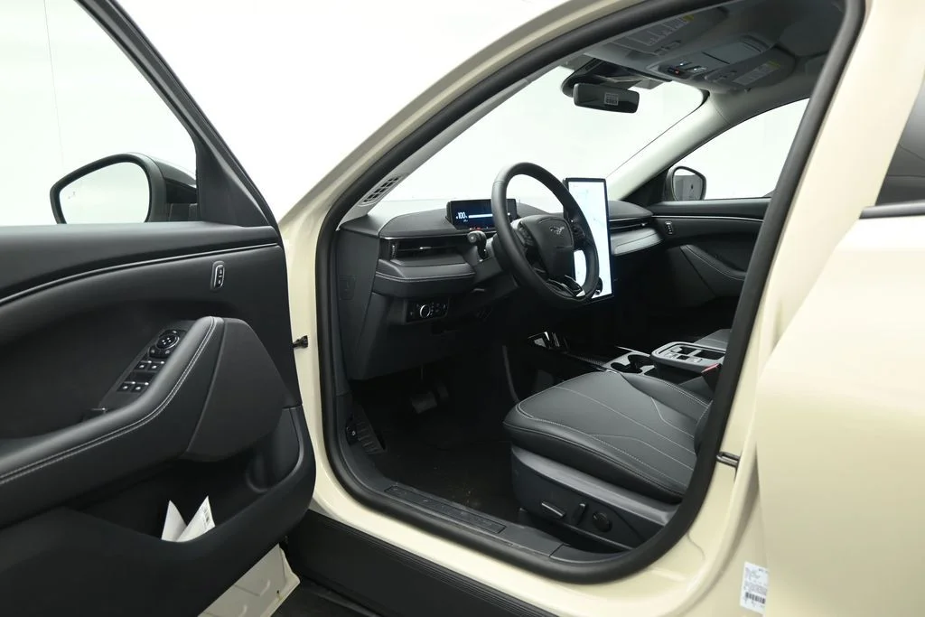 New 2026 Desert Sand Ford Select image 8