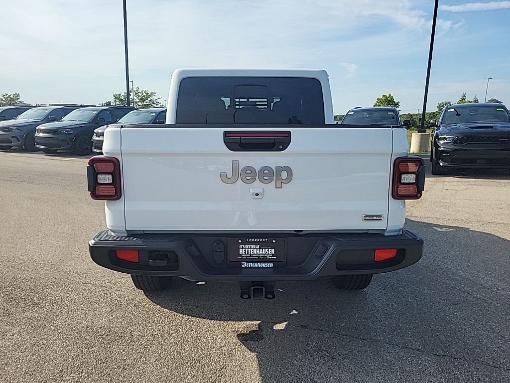 Used 2022 White Jeep Overland image 4