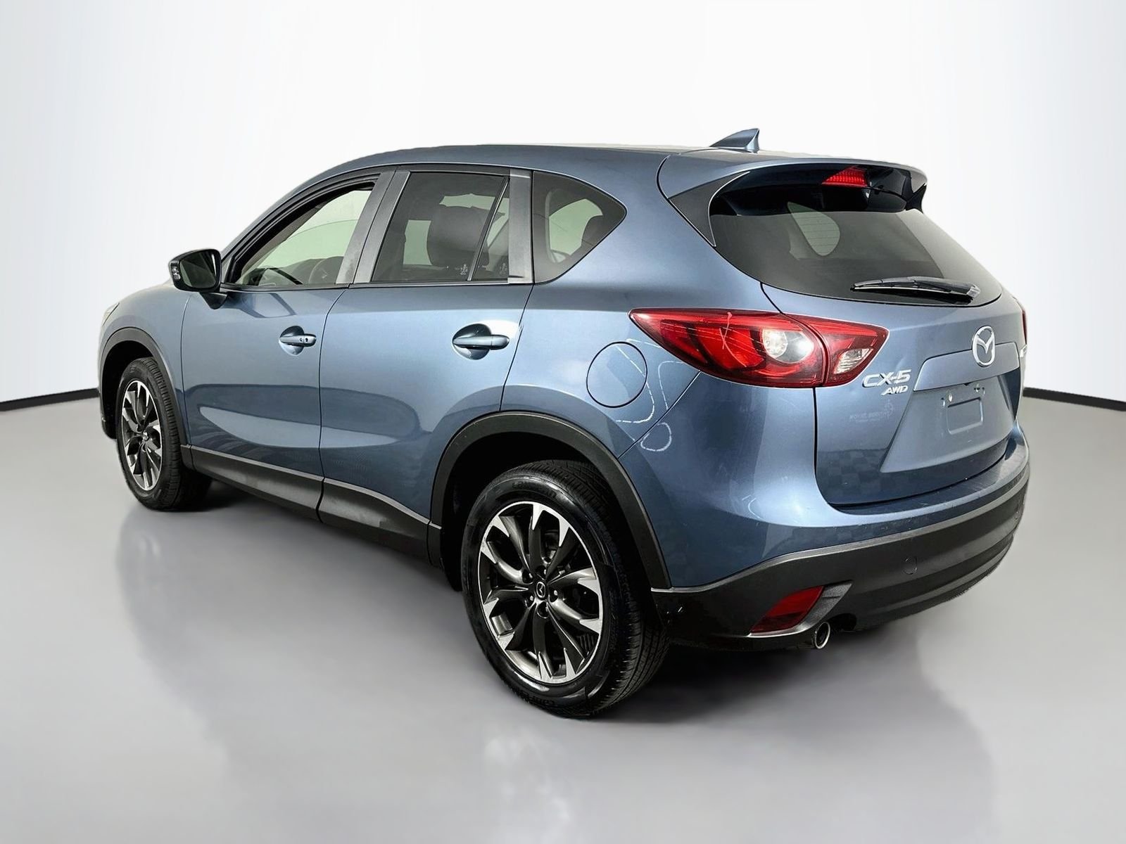 Used 2016 Blue Reflex Mica Mazda Grand Touring image 5