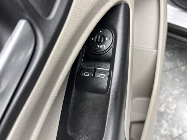 Used 2023 Silver Ford XLT image 7