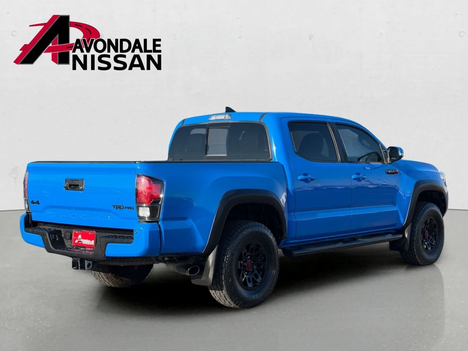 Used 2019 Midnight Black Metallic Toyota SR5 image 6