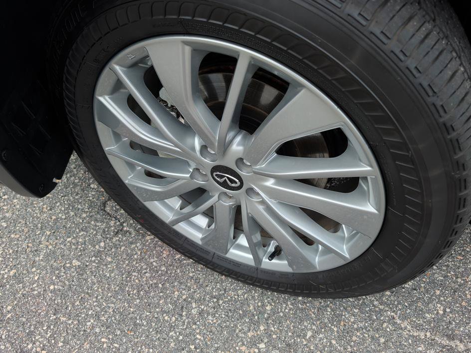 Used 2024 Graphite Shadow INFINITI LUXE image 7