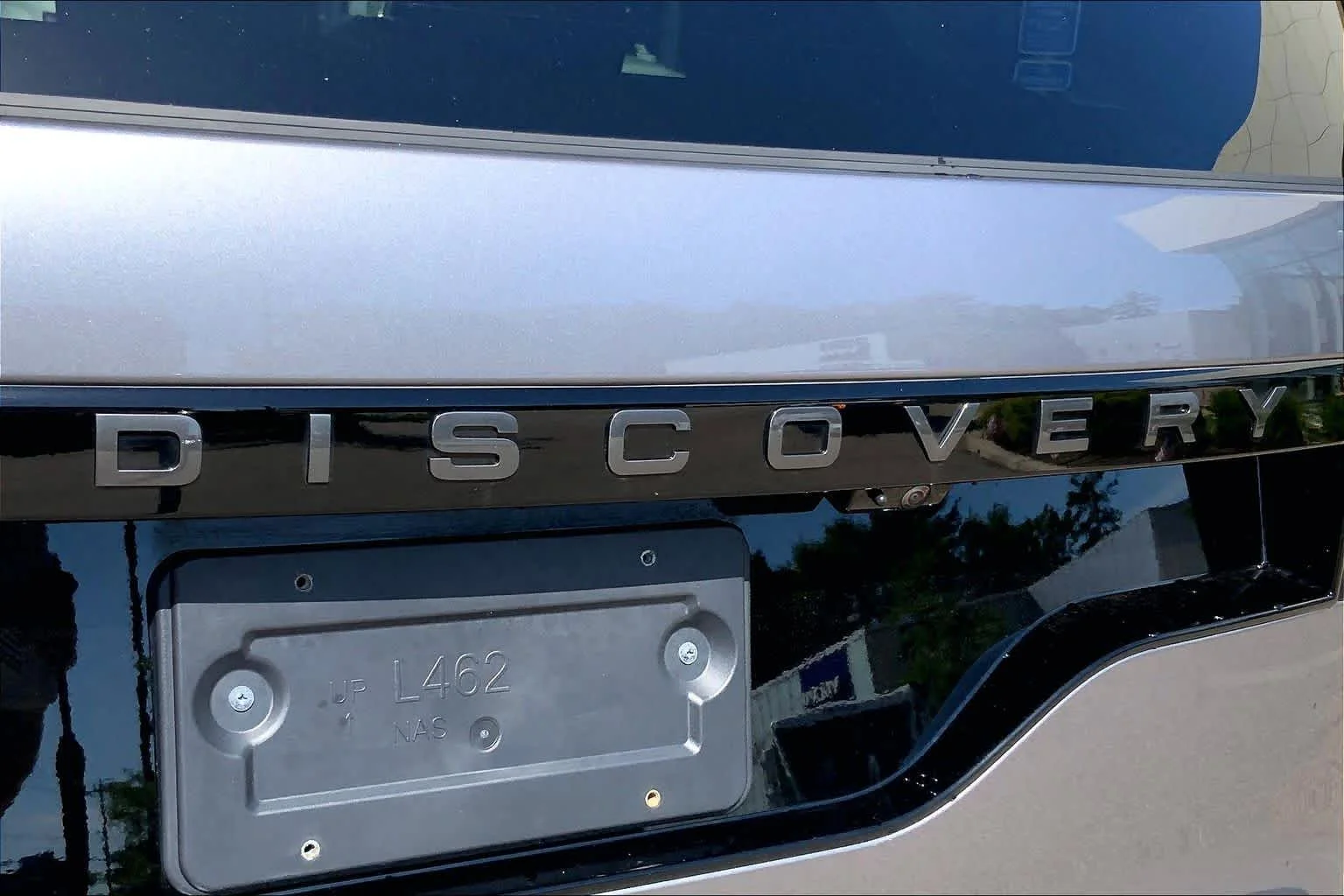 Used 2025 Eiger Grey Metallic Land Rover Dynamic SE image 29