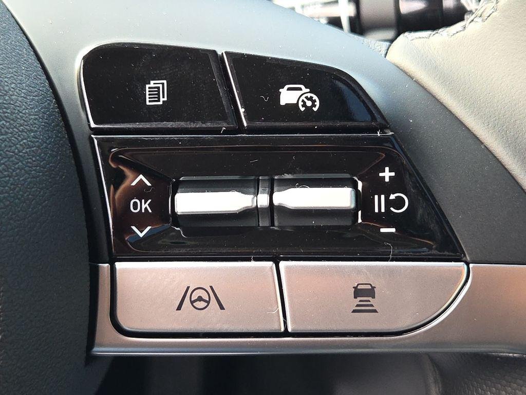 New 2025 Silver Hyundai Limited image 24