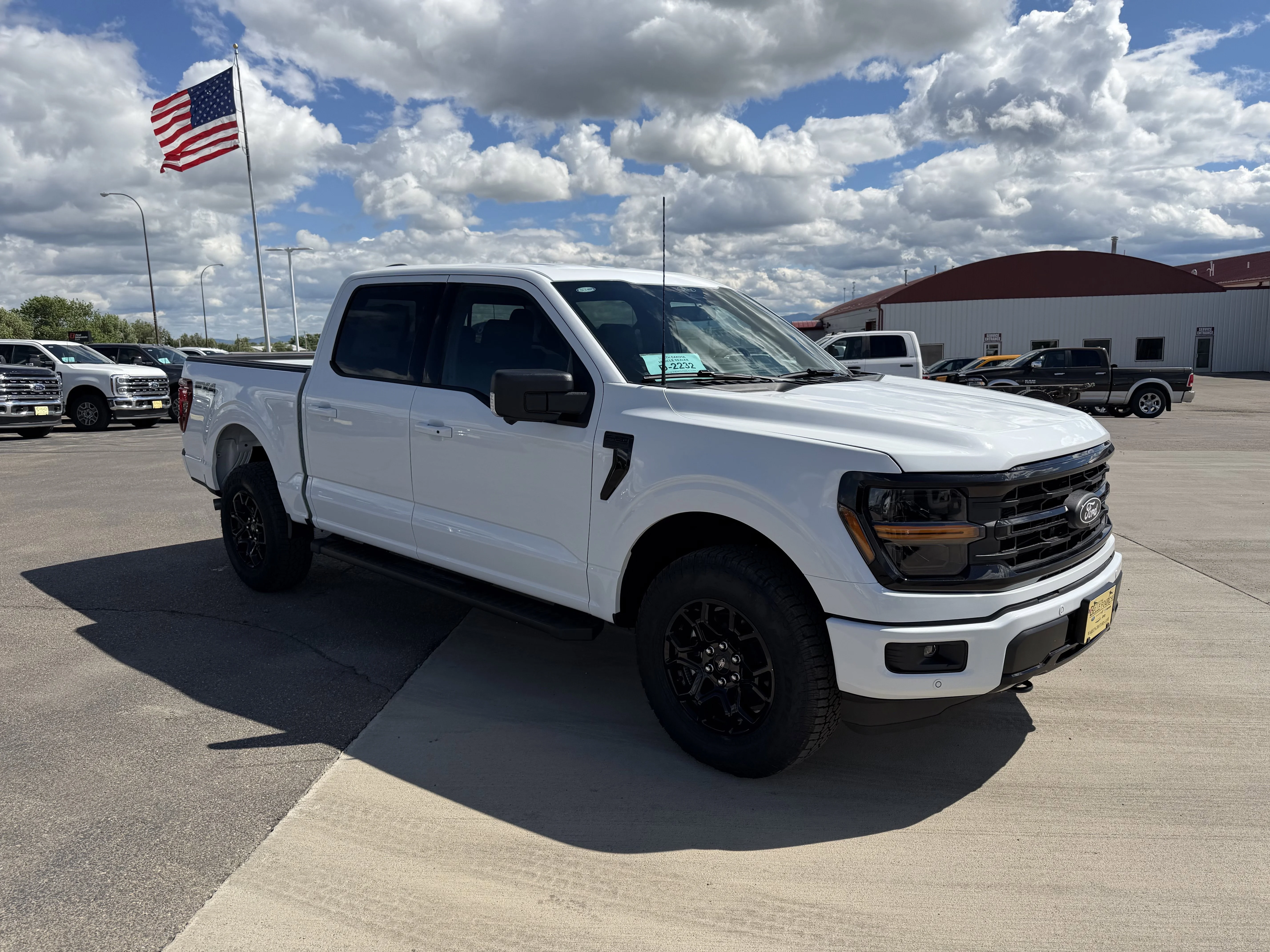 New 2026 Oxford White Ford XLT image 3