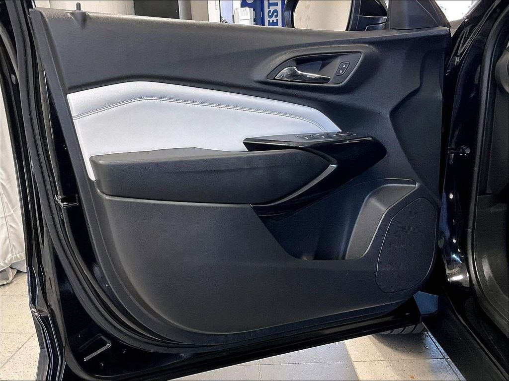 Used 2025 Black Chevrolet LT image 9