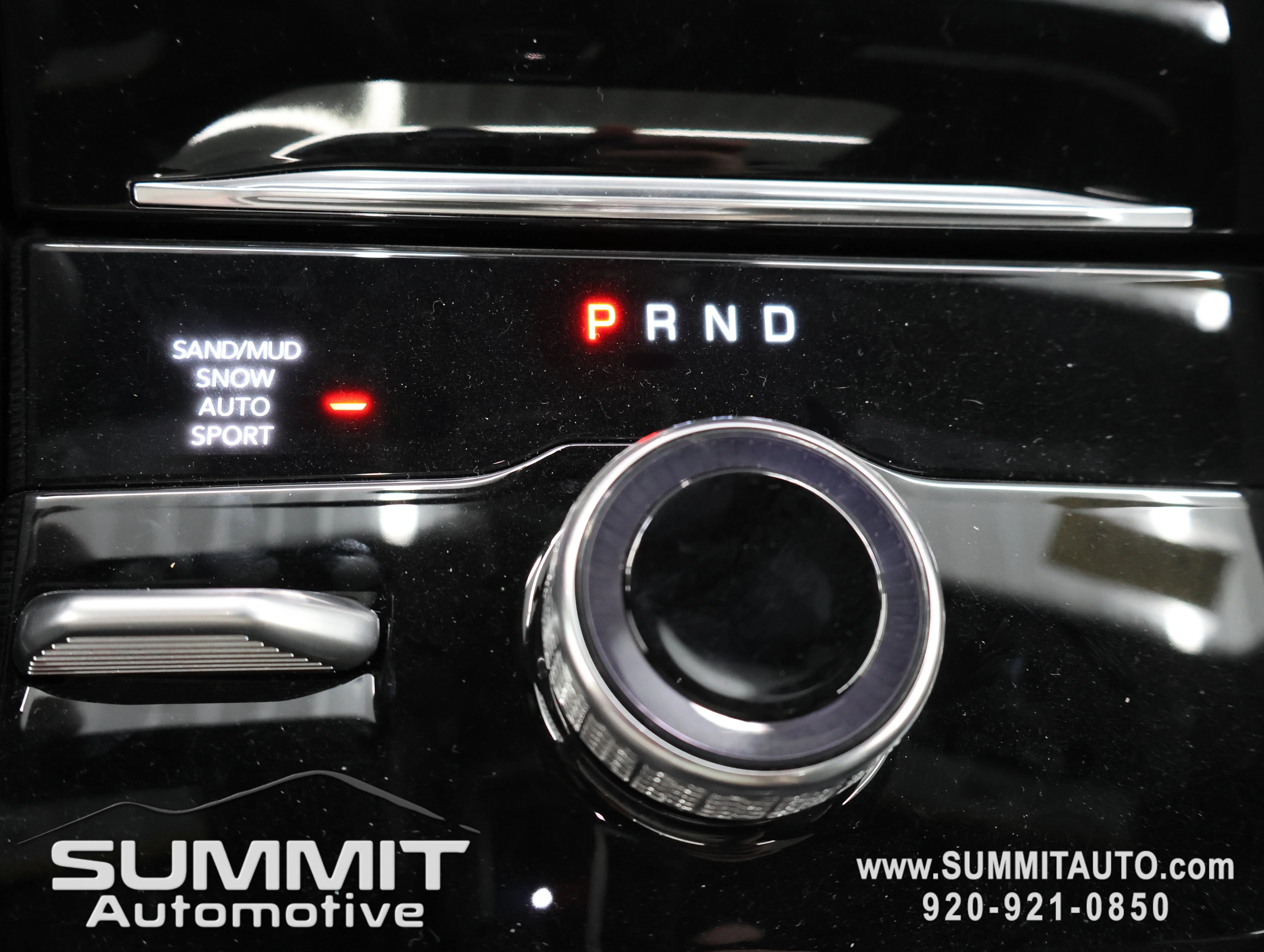 New 2026 Diamond Black Crystal Pearlcoat Jeep Limited image 53