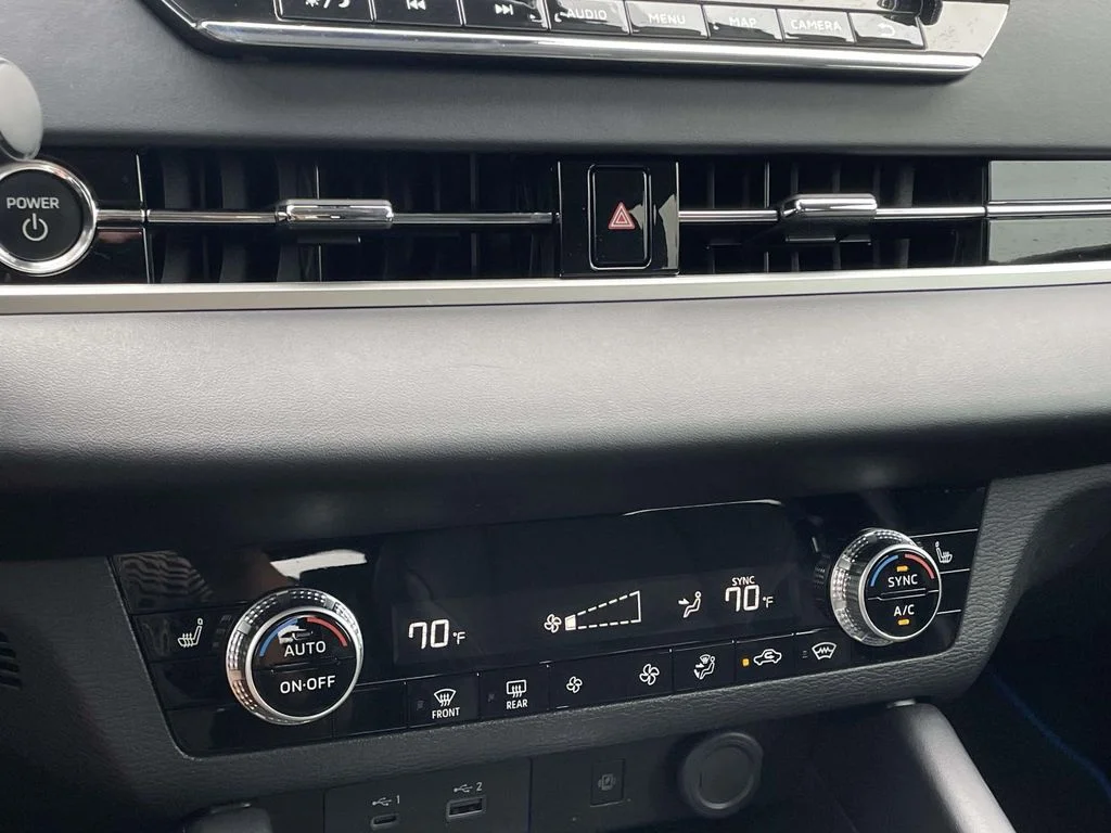 2025 Mitsubishi Outlander Plug-in Hybrid SE - Photo 19