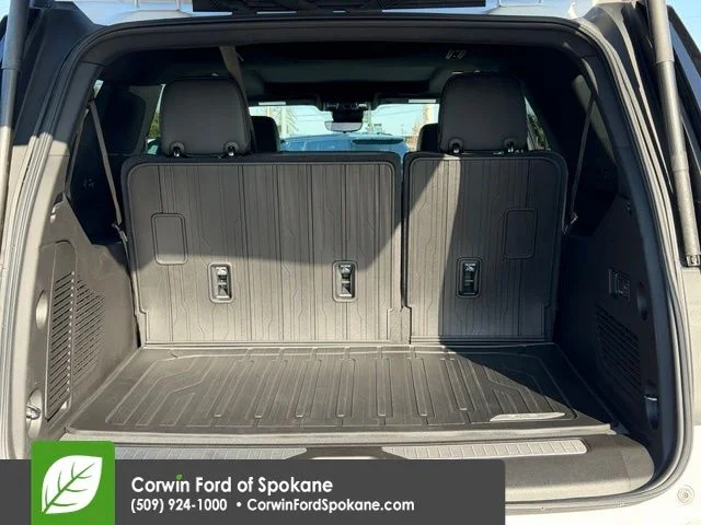 Used 2025 Summit White GMC AT4 image 18