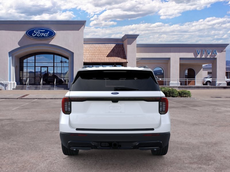 New 2026 Star White Metallic Tri-Coat Ford ST-Line image 5