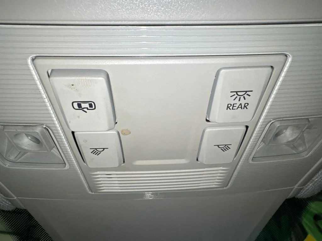 Used 2024  Volkswagen SE image 33