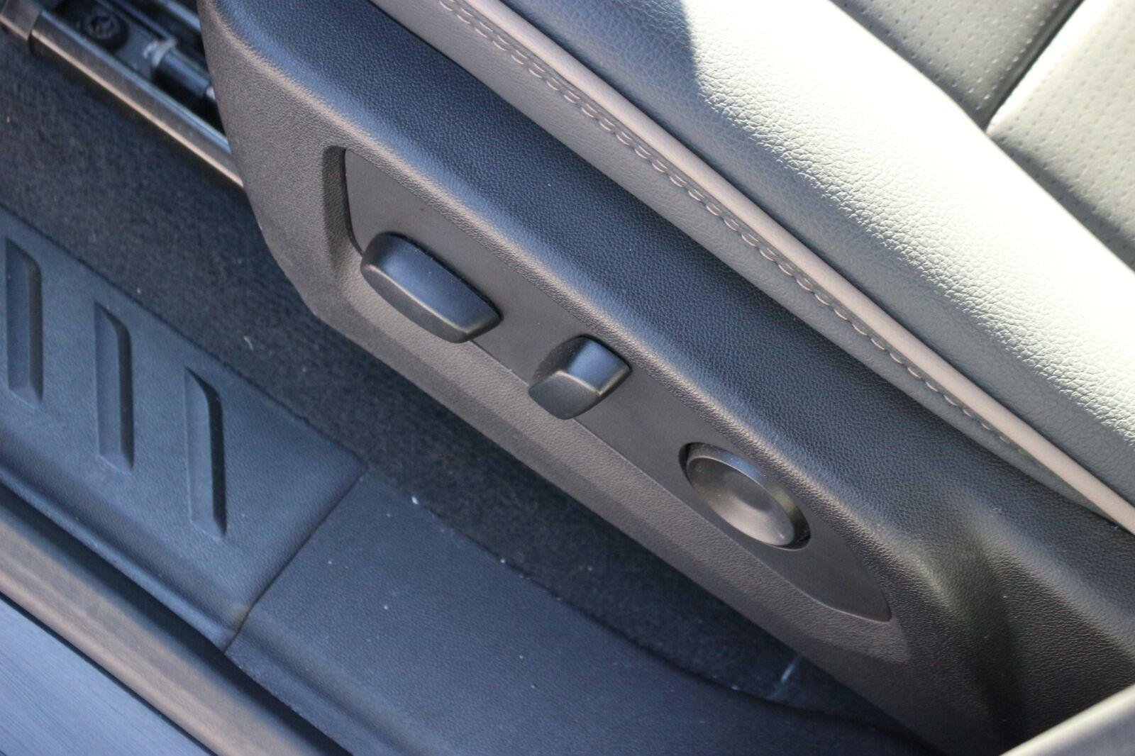 Used 2024 Onyx Black GMC Denali image 17