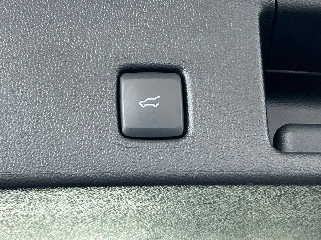 Used 2023 Oxford White Ford Active image 42