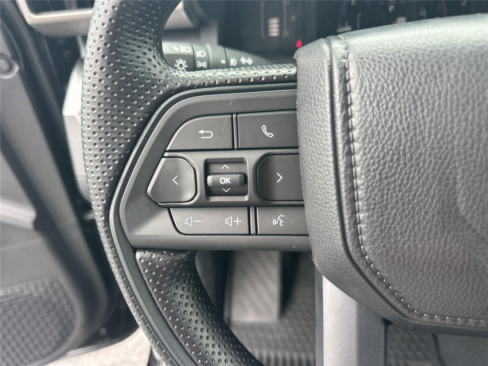 2026 Toyota Tacoma SR5 - Photo 10