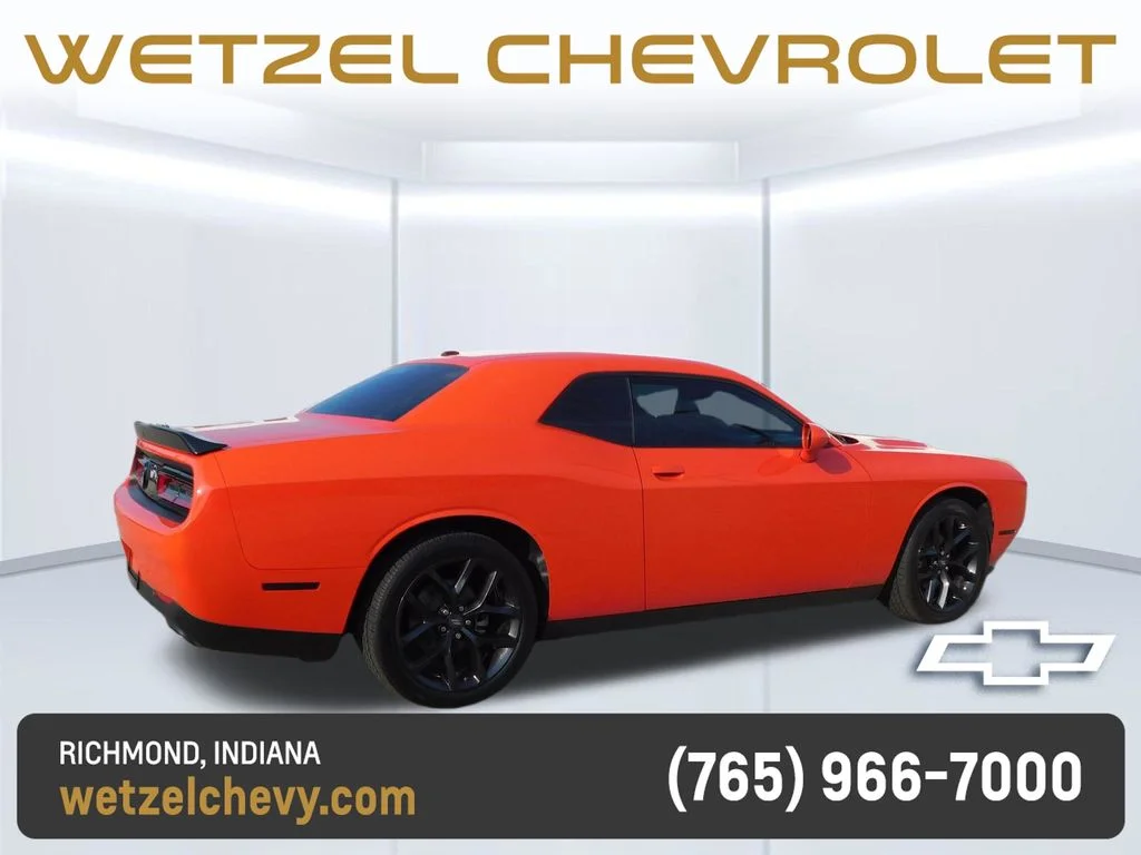 Used 2023 Orange Dodge SXT image 3
