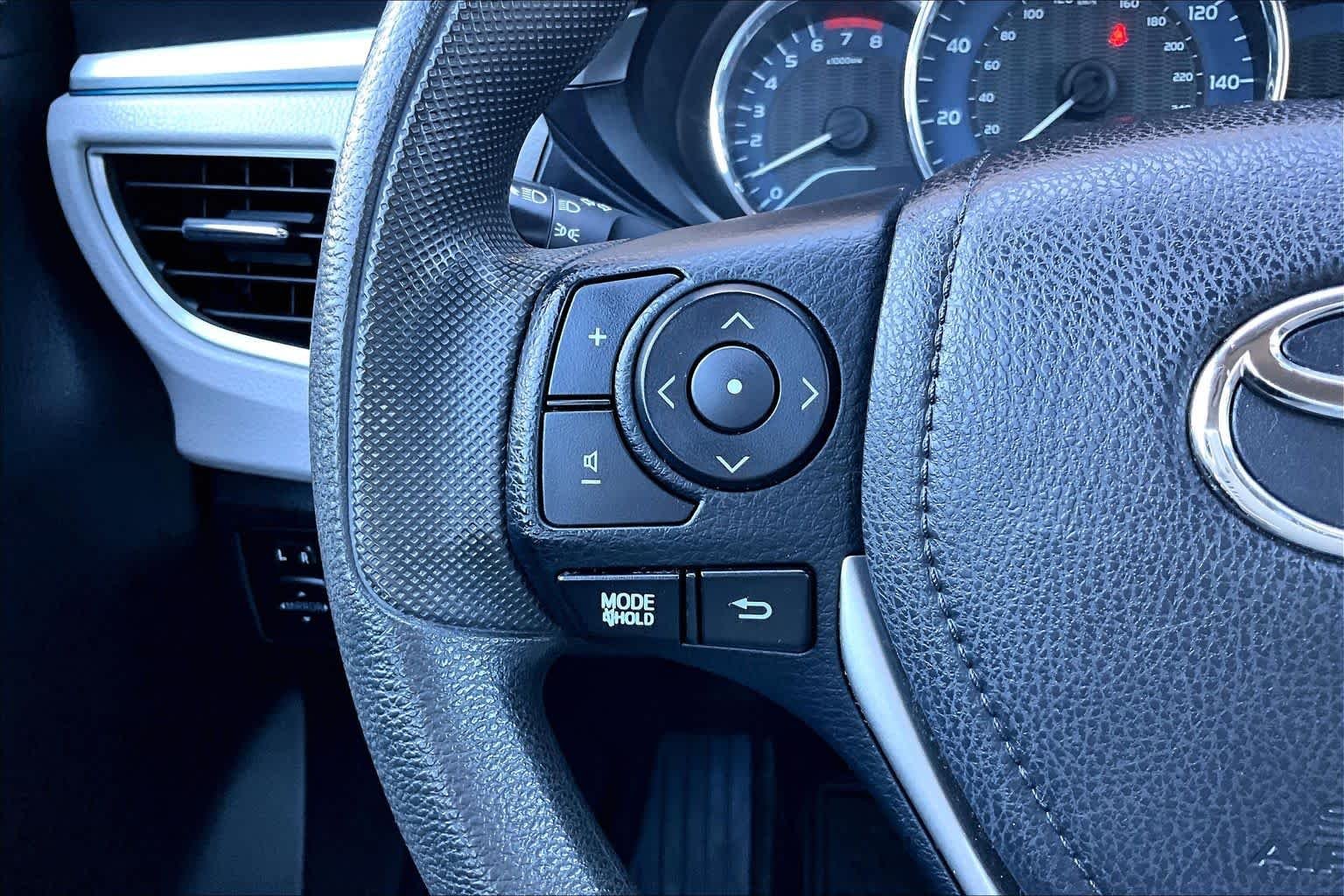 Used 2016 4Evergreen Metallic Toyota LE image 24