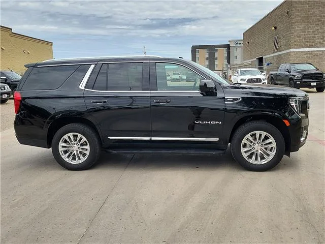 Used 2024 Black GMC SLT 4x2 image 5