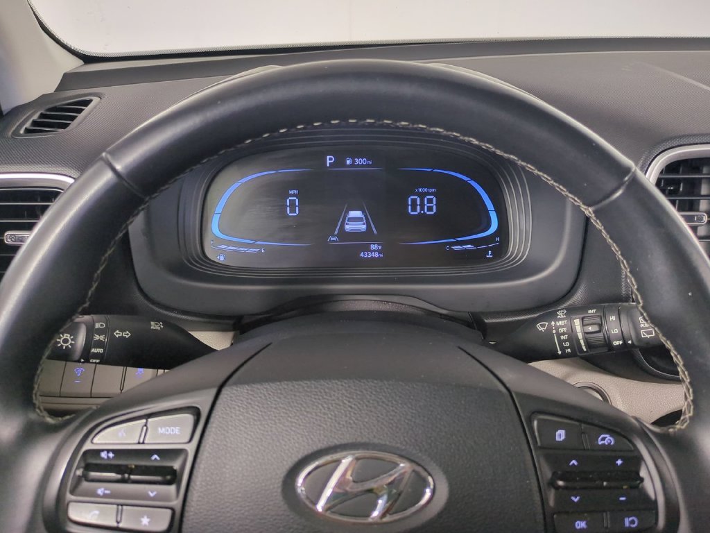 2025 Hyundai Venue SEL - Photo 42