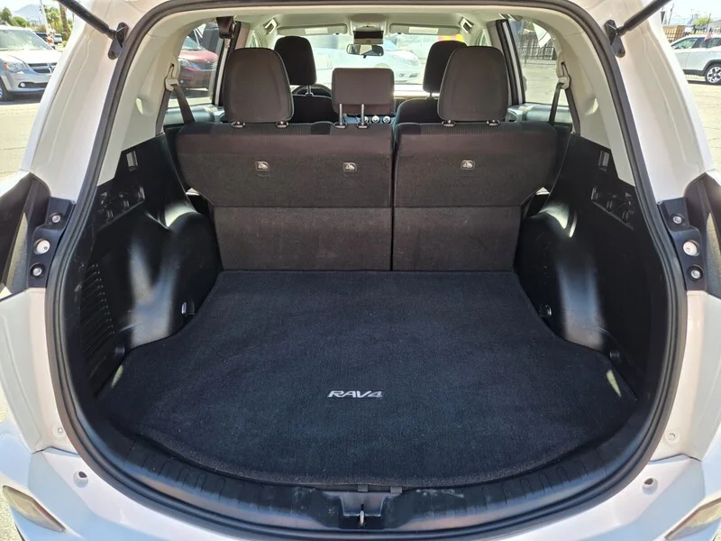Used 2017 White Toyota LE image 10