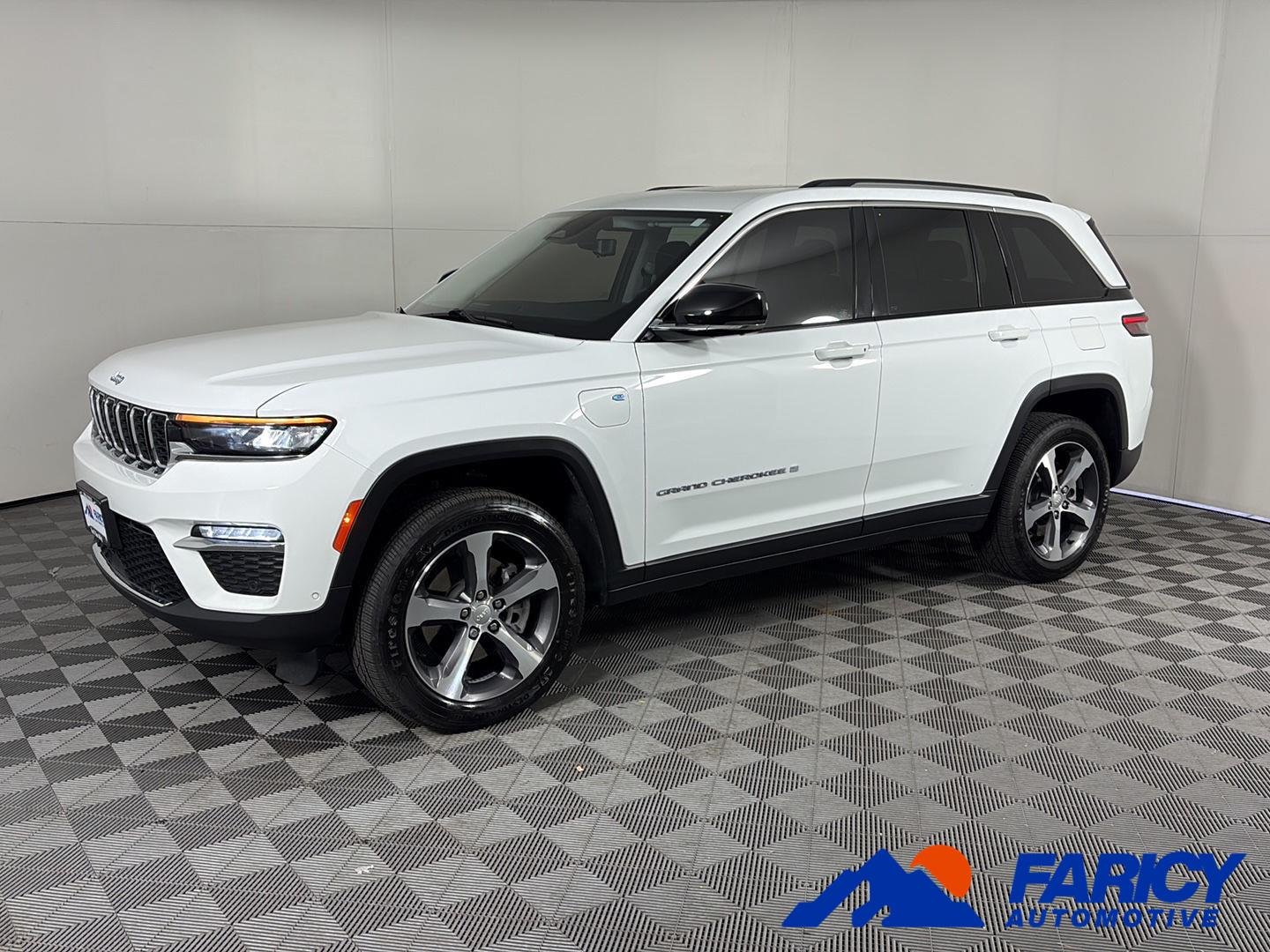 2022 Jeep Grand Cherokee 4xe 4x4's photo