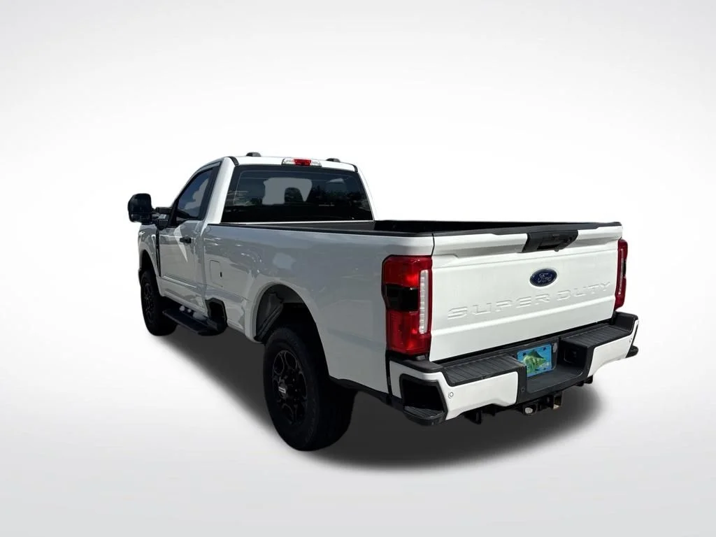 Used 2023 White Ford XL image 6