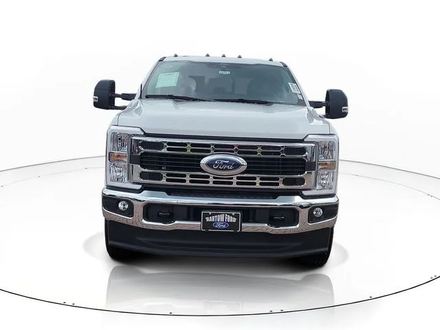 New 2026 Oxford White Ford XL image 2