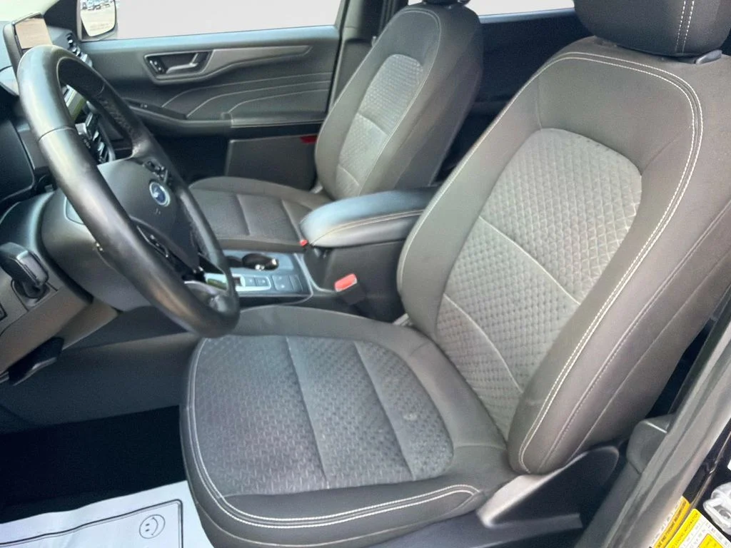 Used 2023 Black Ford Active image 21