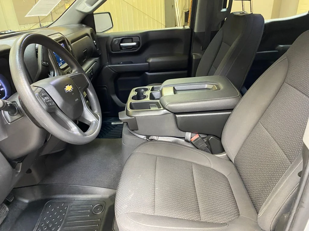 Used 2022 Silver Chevrolet Custom image 21