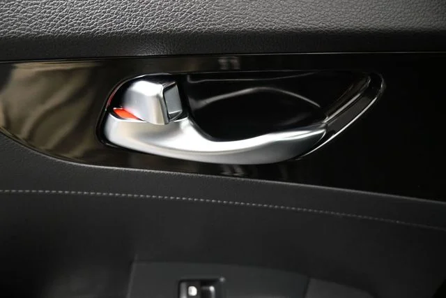 Used 2021 Black Kia EX image 11