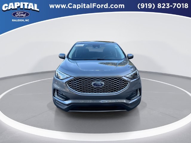 Used 2023 Gray Ford SEL image 3