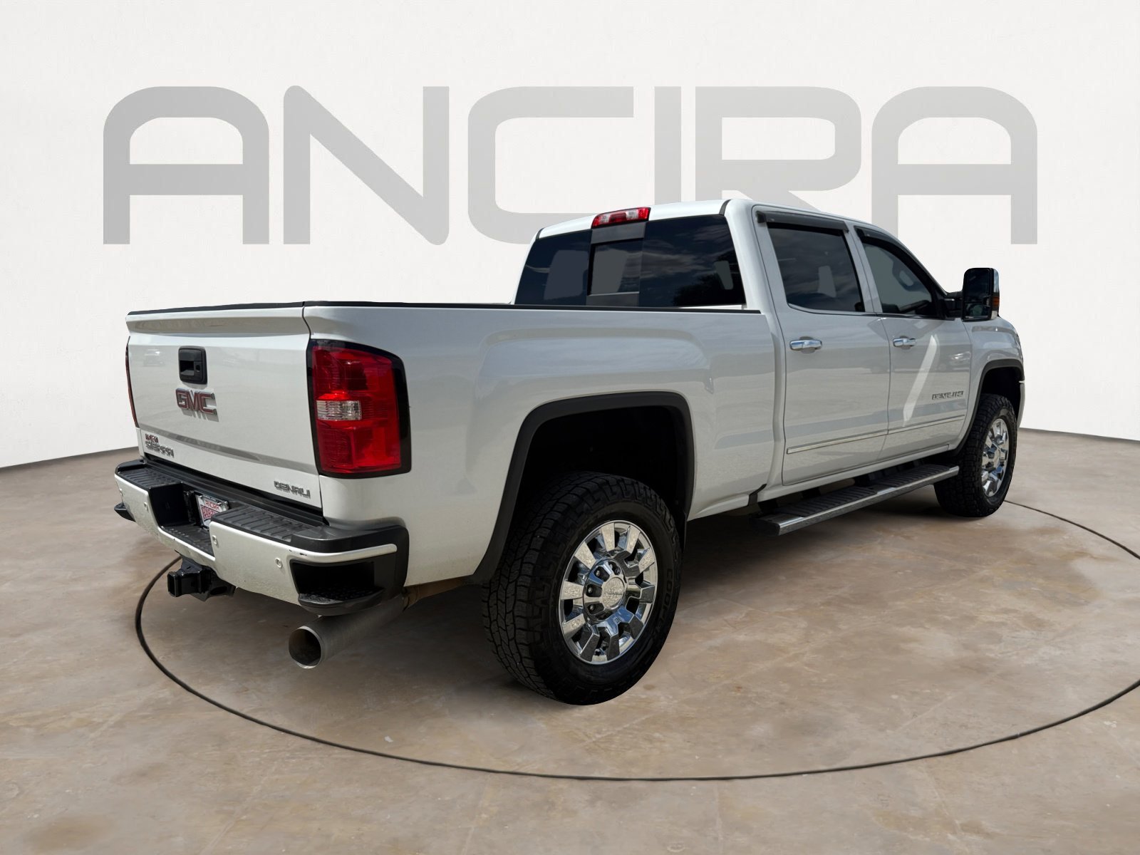 Used 2019 WHITE FROST TRICOAT GMC Denali image 10