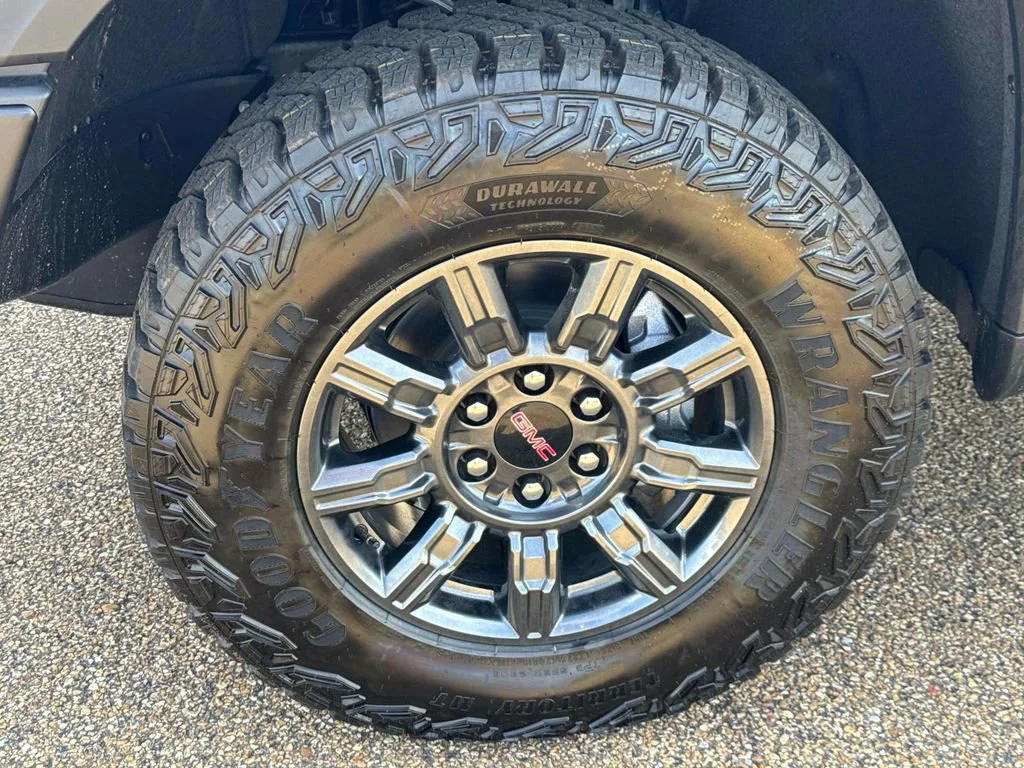 New 2026 Summit White GMC AT4X image 6