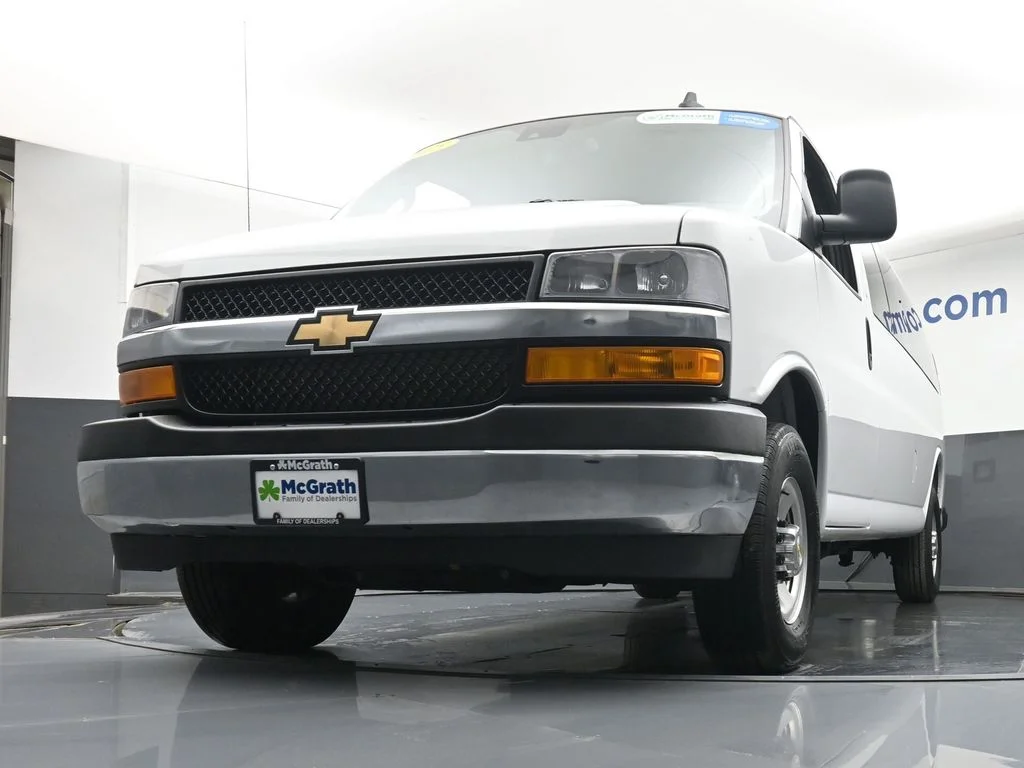 Used 2025 White Chevrolet LT image 7