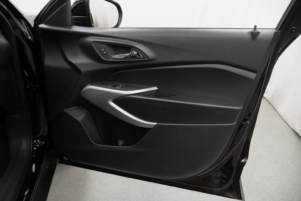 New 2026 Mosaic Black Metallic Chevrolet 1RS image 34