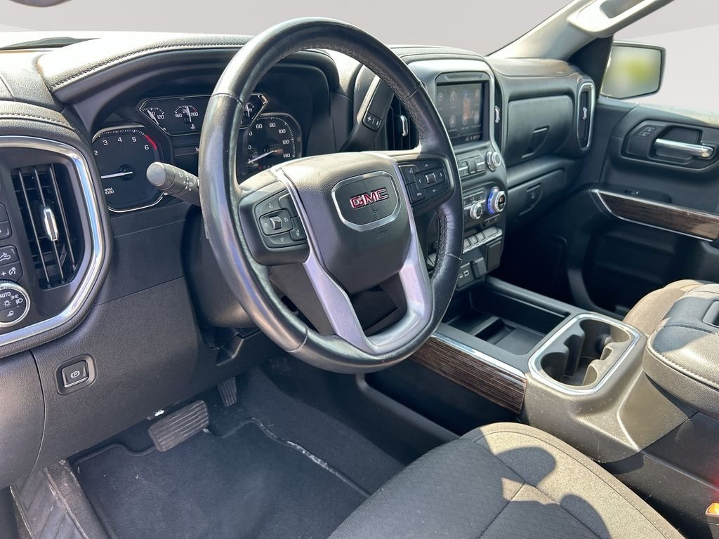 Used 2022 White GMC Elevation image 10