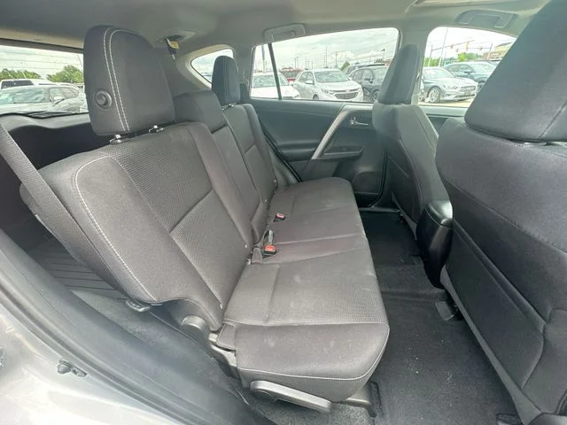 Used 2018 Silver Toyota XLE image 29