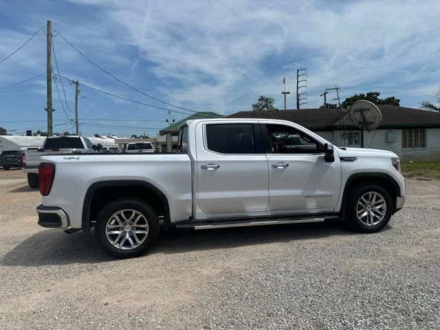 Used 2022 White GMC SLT image 15