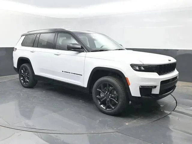 New 2025 Bright White Clear-Coat Exterior Paint Jeep Limited image 8