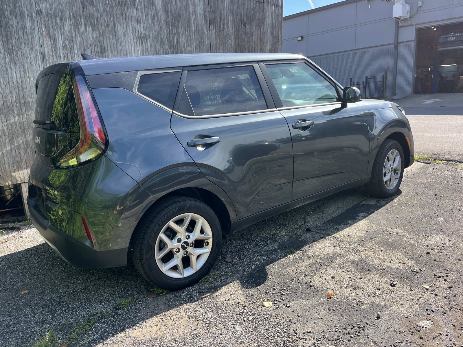 Used 2024 Gravity Gray Kia LX image 3