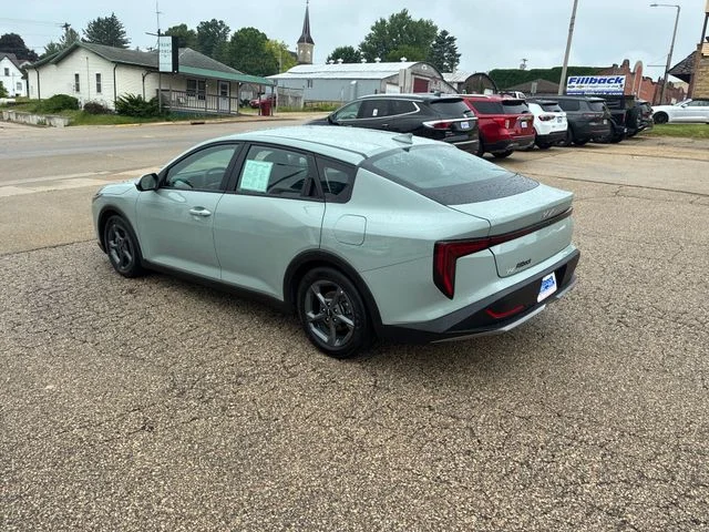 Used 2025 Haze Kia LXS image 5
