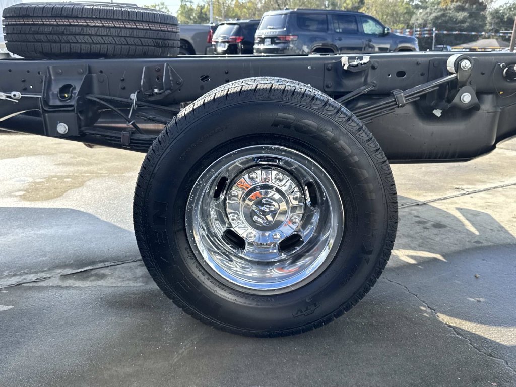2026 RAM 3500 Chassis Tradesman - Photo 9