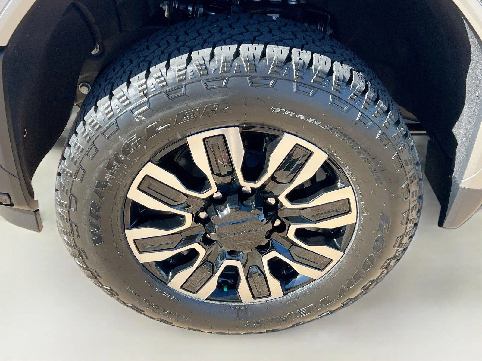 2026 GMC Sierra 3500HD Denali Ultimate - Photo 31