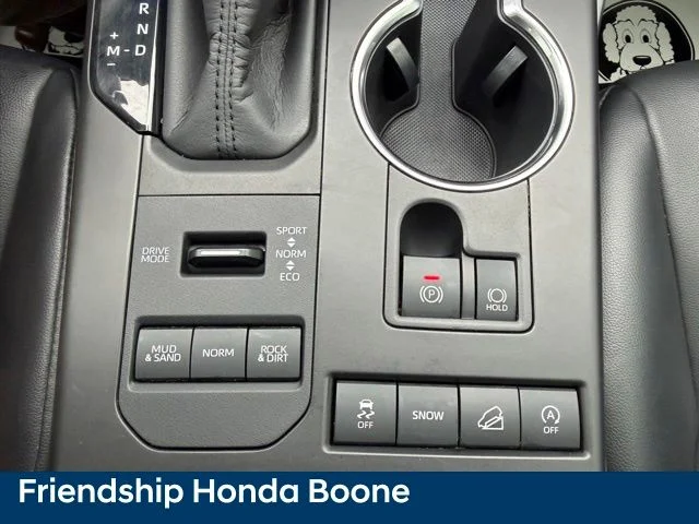 Used 2020 Silver Toyota XLE image 29