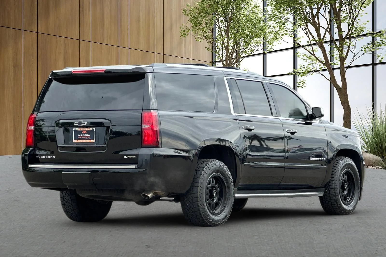 Used 2018 Black Chevrolet Premier image 4